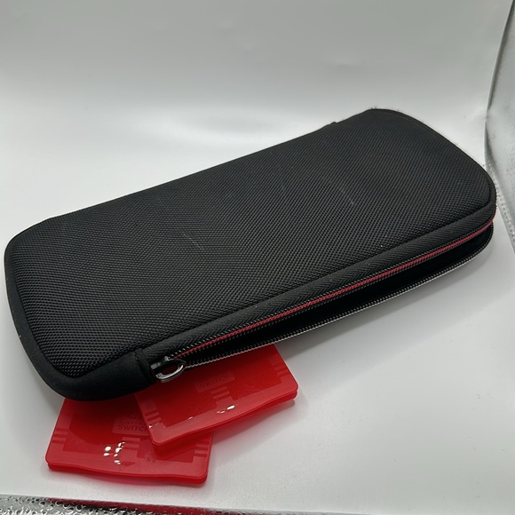 Nintendo switch black zipper case - Picture 3 of 3